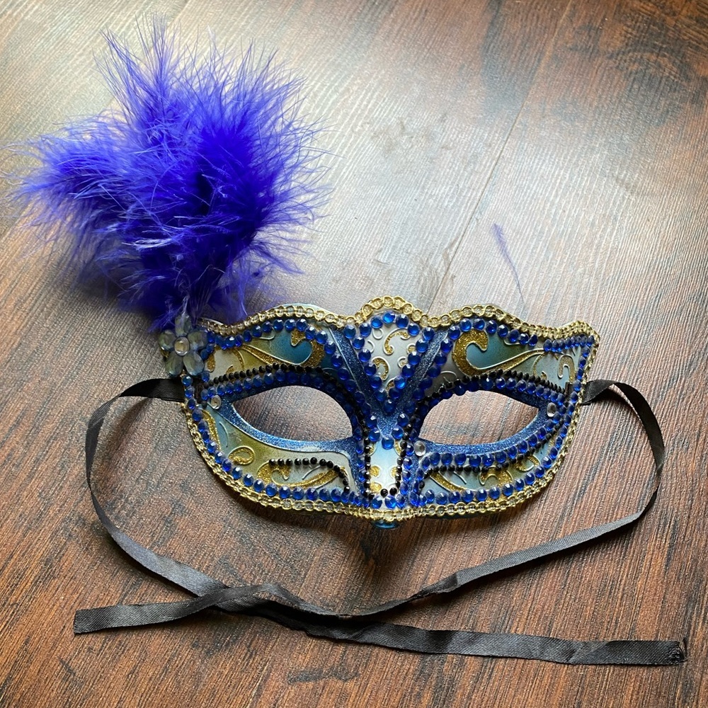 Masquerade Half Face mask with Feather and Rhinestones